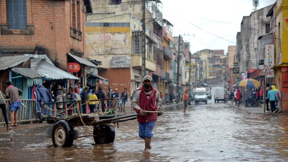 Madagascar Le Bilan Du Cyclone Batsirai S Alourdit Avec Morts Cgtn