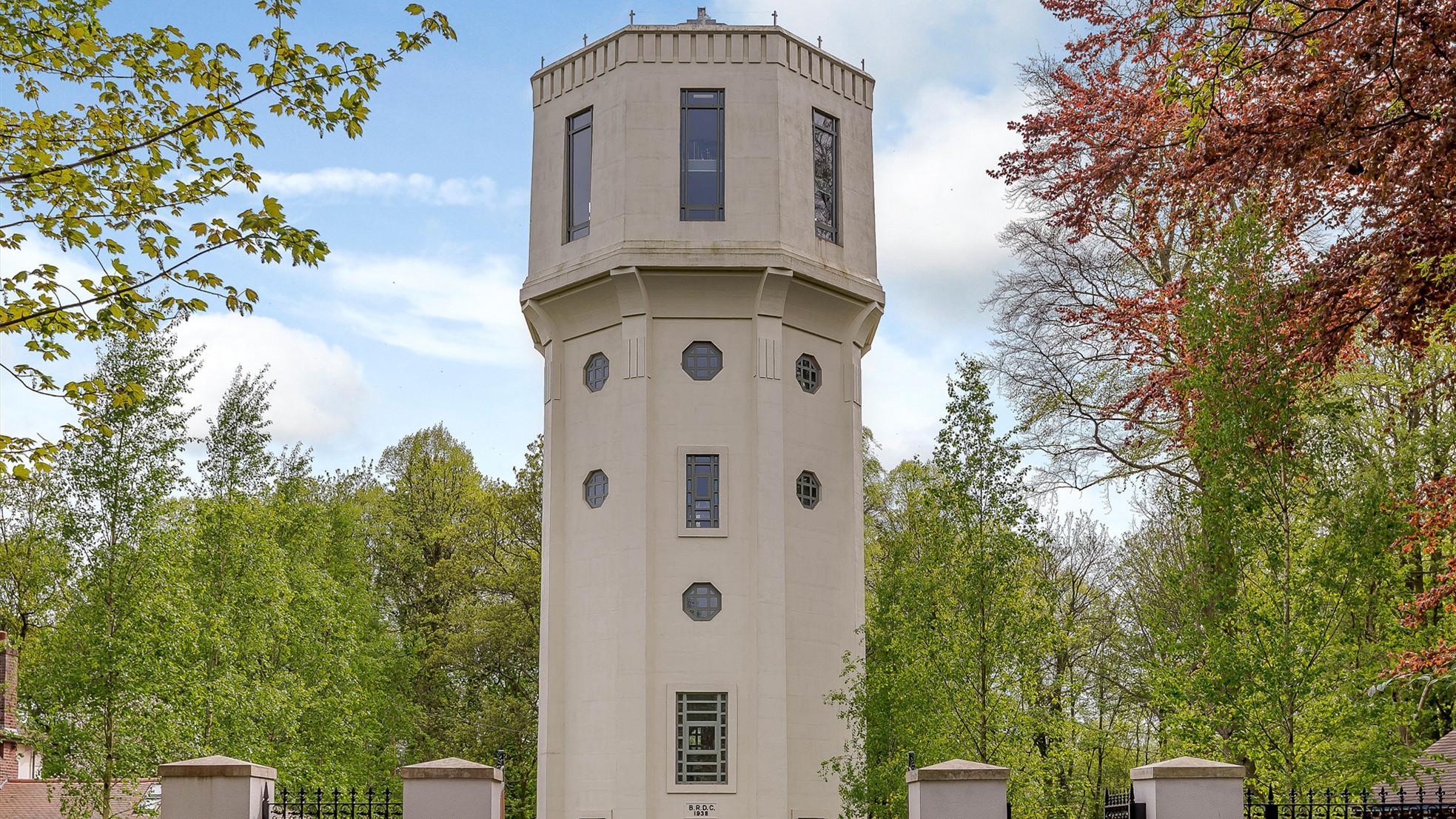 Royaume Uni Un Chateau D Eau Abandonne A Ete Transforme En Une Magnifique Villa Cgtn