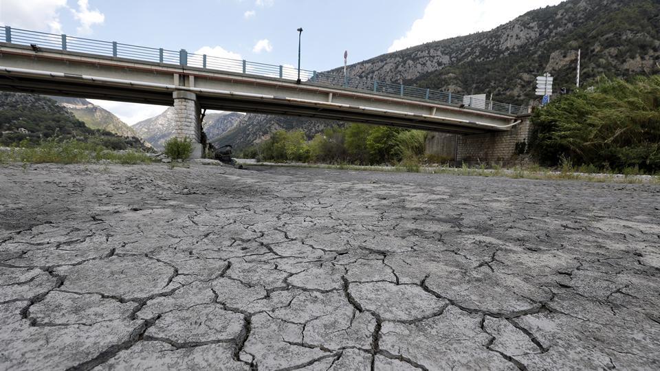 La France subit une troisième vague de canicule - CGTN