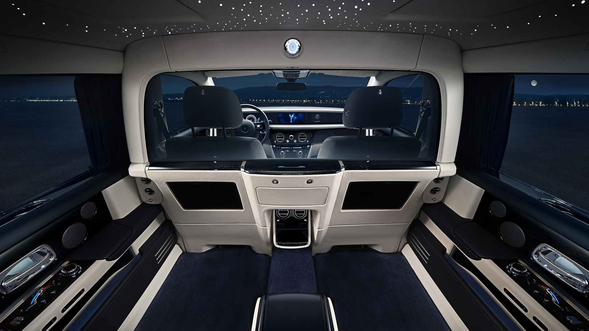 Location Rolls-Royce Spectre à Dubaï - Louez avec ou sans chauffeur |  Trinity Rental, image size:1920x1080